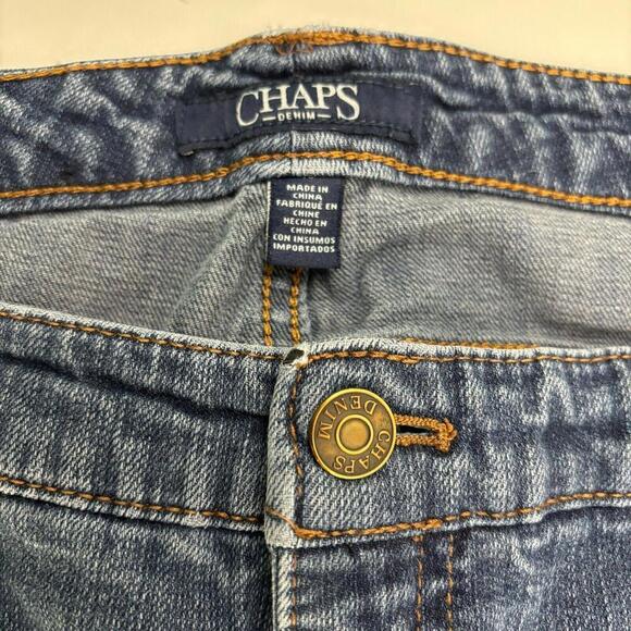 Chaps Daniella Curvy Crop Women's size 14 Dark Wash Blue Denim jeans - Picture 2 of 4